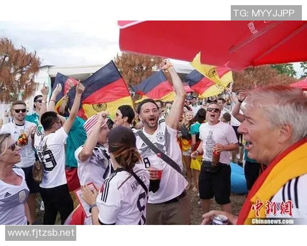 南美杯铁路工场队点球大战晋级球迷狂欢